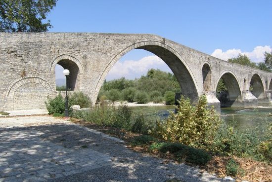 Arta Brücke 