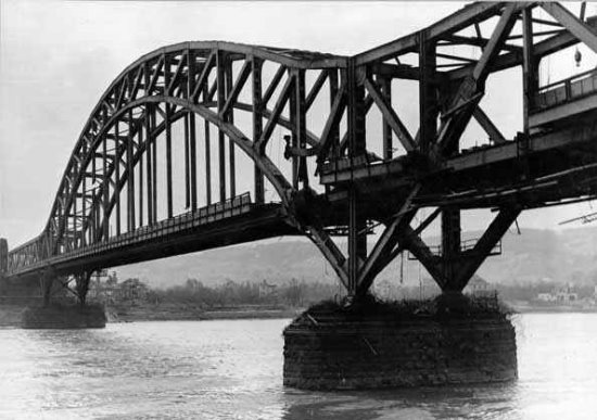  Die Brücke von Remagen 