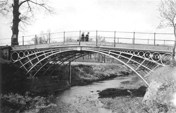 Brücke über das Striegauer Wasser